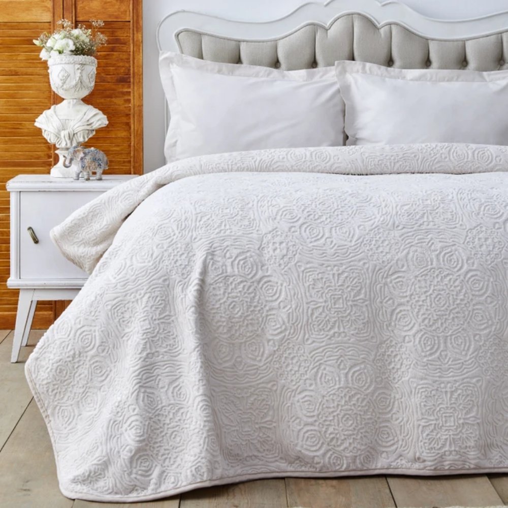 Karaca Home Scala Double Embossed Blanket 200 × 220 cm – Light Grey, 200.18.01.0576