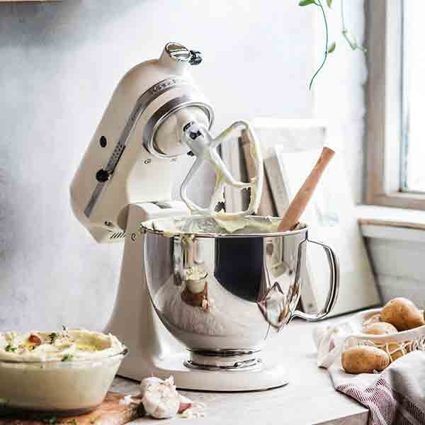 Kitchen Aid, Artisan Stand Mixer 4.8L