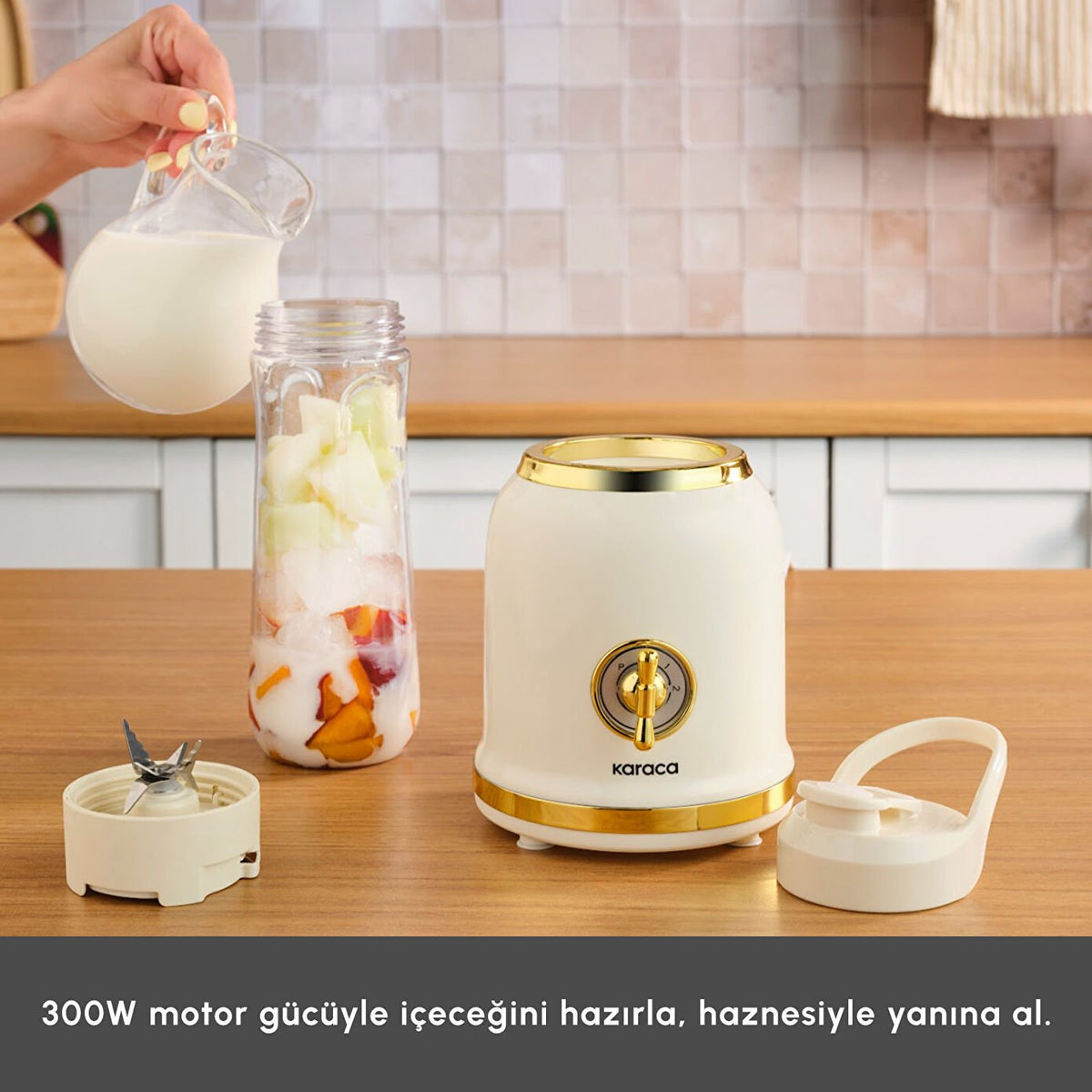 Karaca Retro Personal Smoothie Blender 600 ml, Ice Crushing Function - Cream, 153.03.06.2449