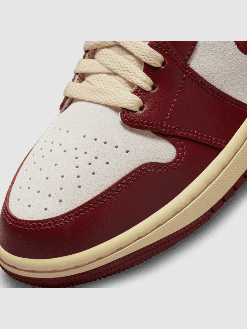 NIKE WMNS AIR JORDAN 1 MID SE