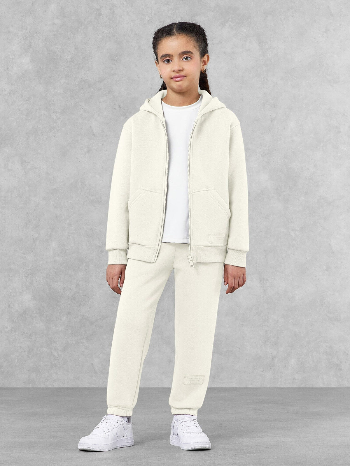 THE GIVING MOVEMENT KIDS JOGGER