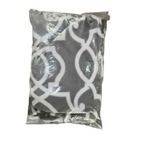 Windsor, Pillow Case Polar Fleece Printed (Grey & White)
