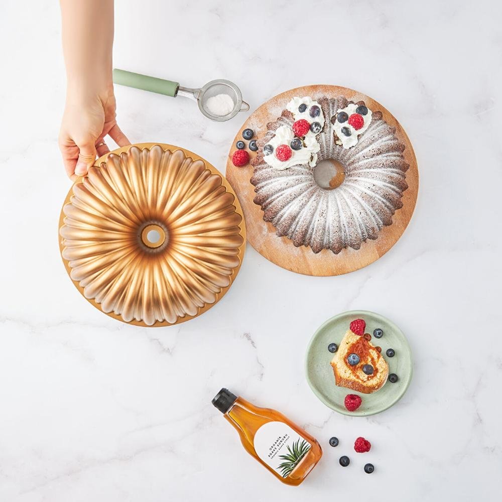 Karaca Cake Pro Sliced Cast Cake Mold - Gold, 153.03.06.8445