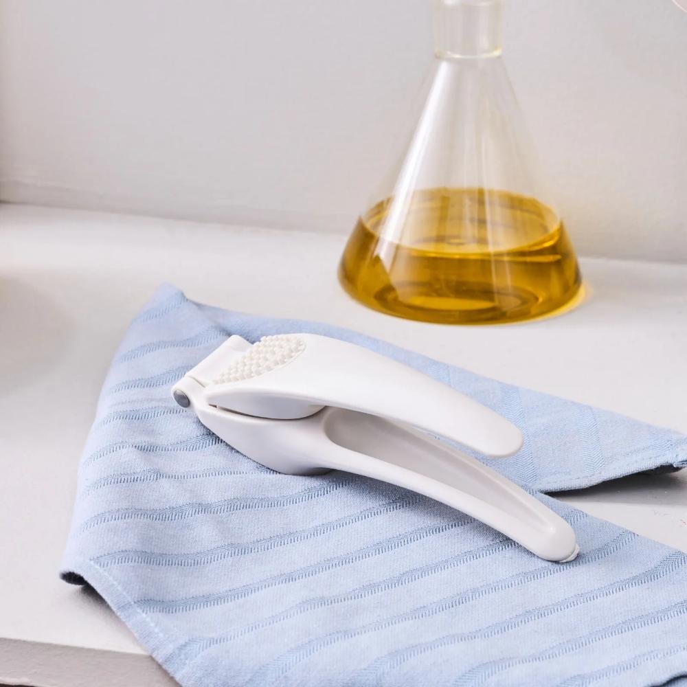 Karaca Crick Crack Harmony Garlic Press | Compact Kitchen Tool, 153.09.01.6215