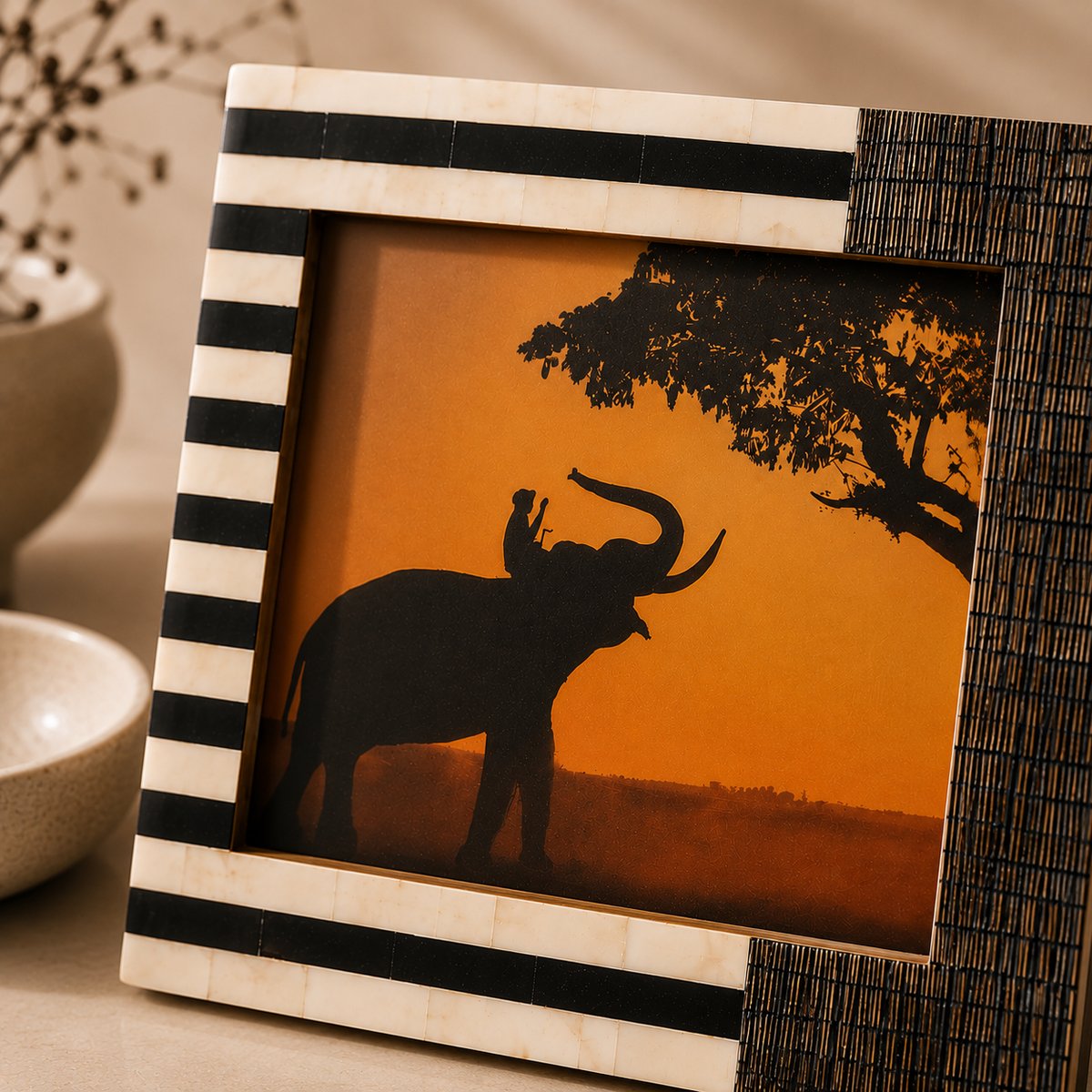 Karaca Home Black Stripe Bone Shape Frame 20 × 25 cm, 300.01.01.2466
