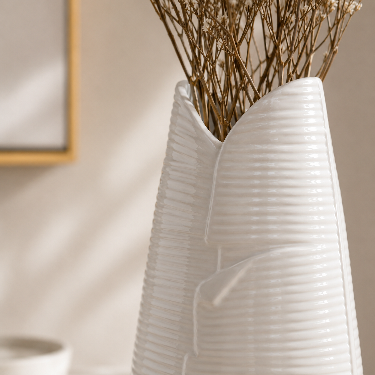 Karaca Home Leaf Sculptural Vase 24 cm, 300.23.01.0315