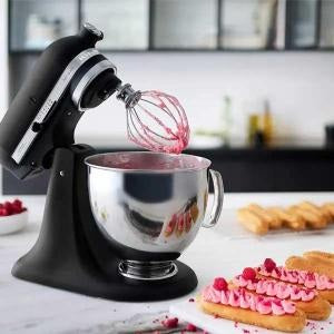 Kitchen Aid, Artisan Tilt Head stand Mixer 4.8L + 3L bowl + Flex edge beater + Pouring Sheild