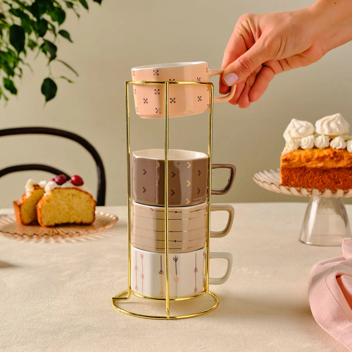 Karaca Versailles 4-Piece Mug Set with Gold Stand 180 ml, 153.09.01.5398