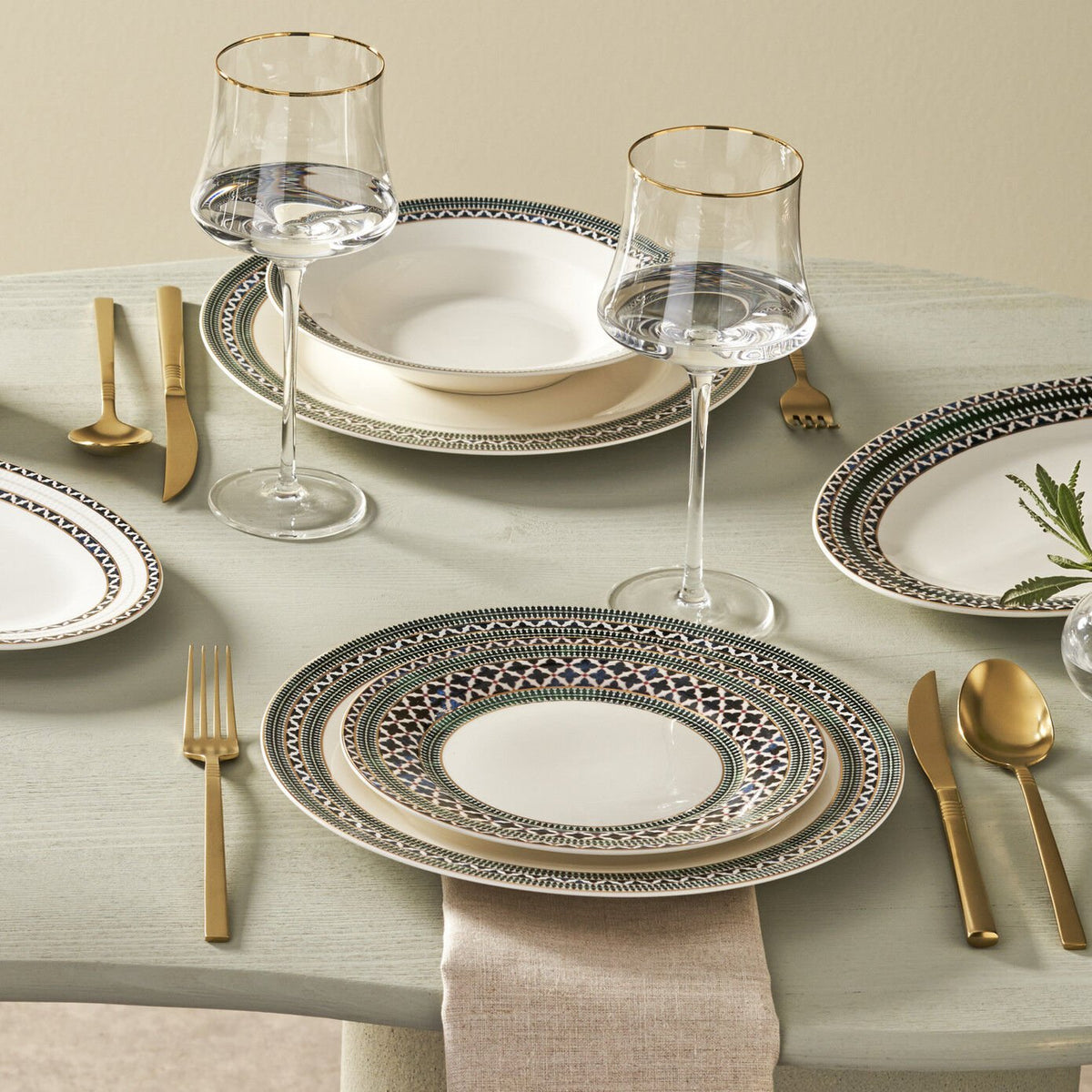 Karaca Elegance Bone Cordoba 53-Piece Dinner Set for 12 People, 153.09.01.6384