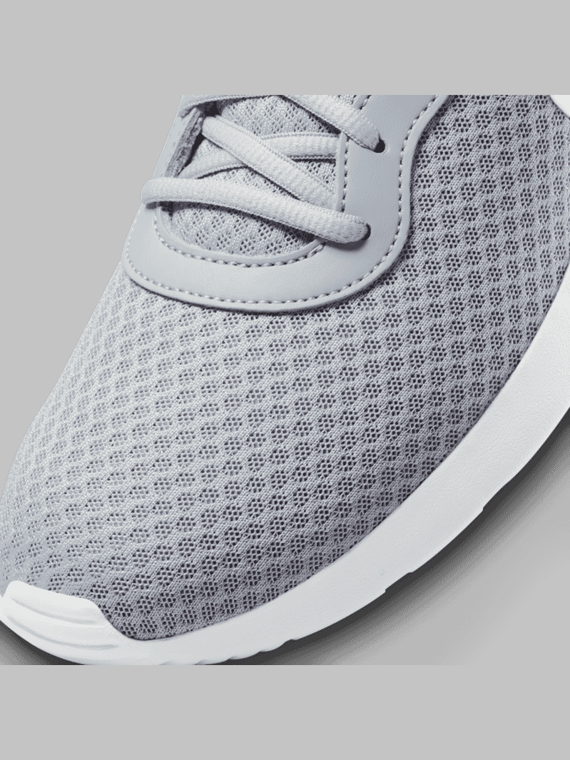 NIKE TANJUN