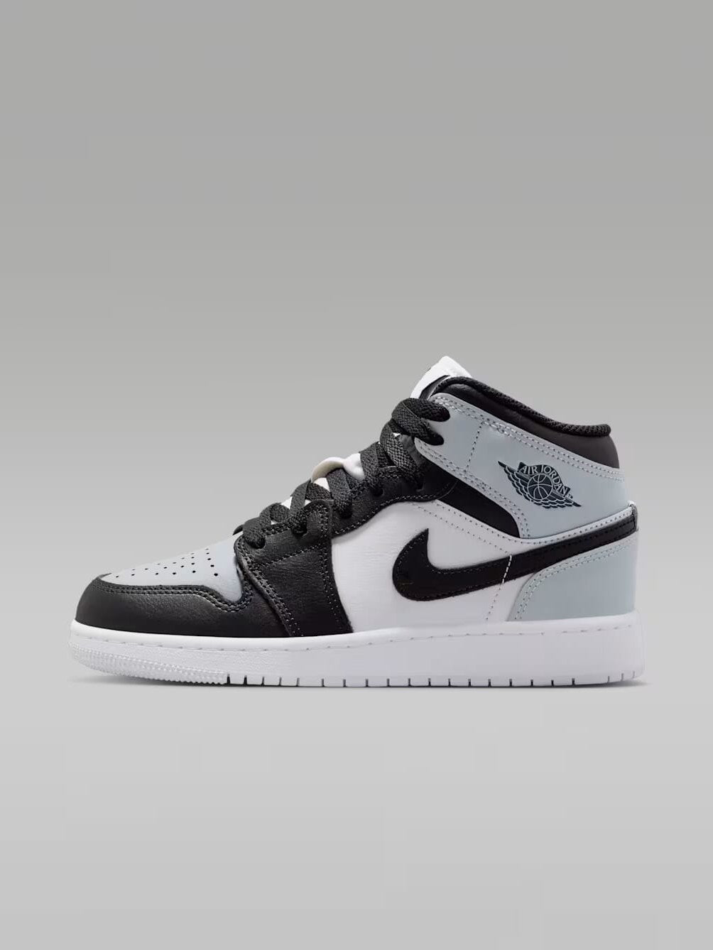 NIKE AIR JORDAN 1 MID BG