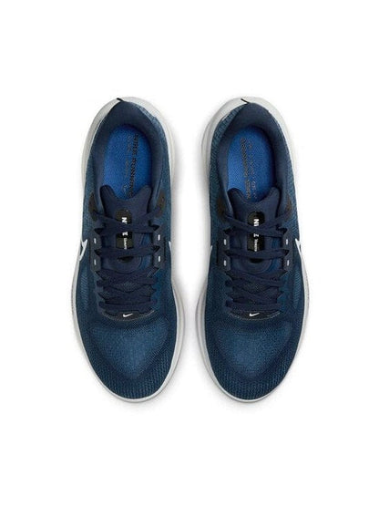 NIKE VOMERO 17