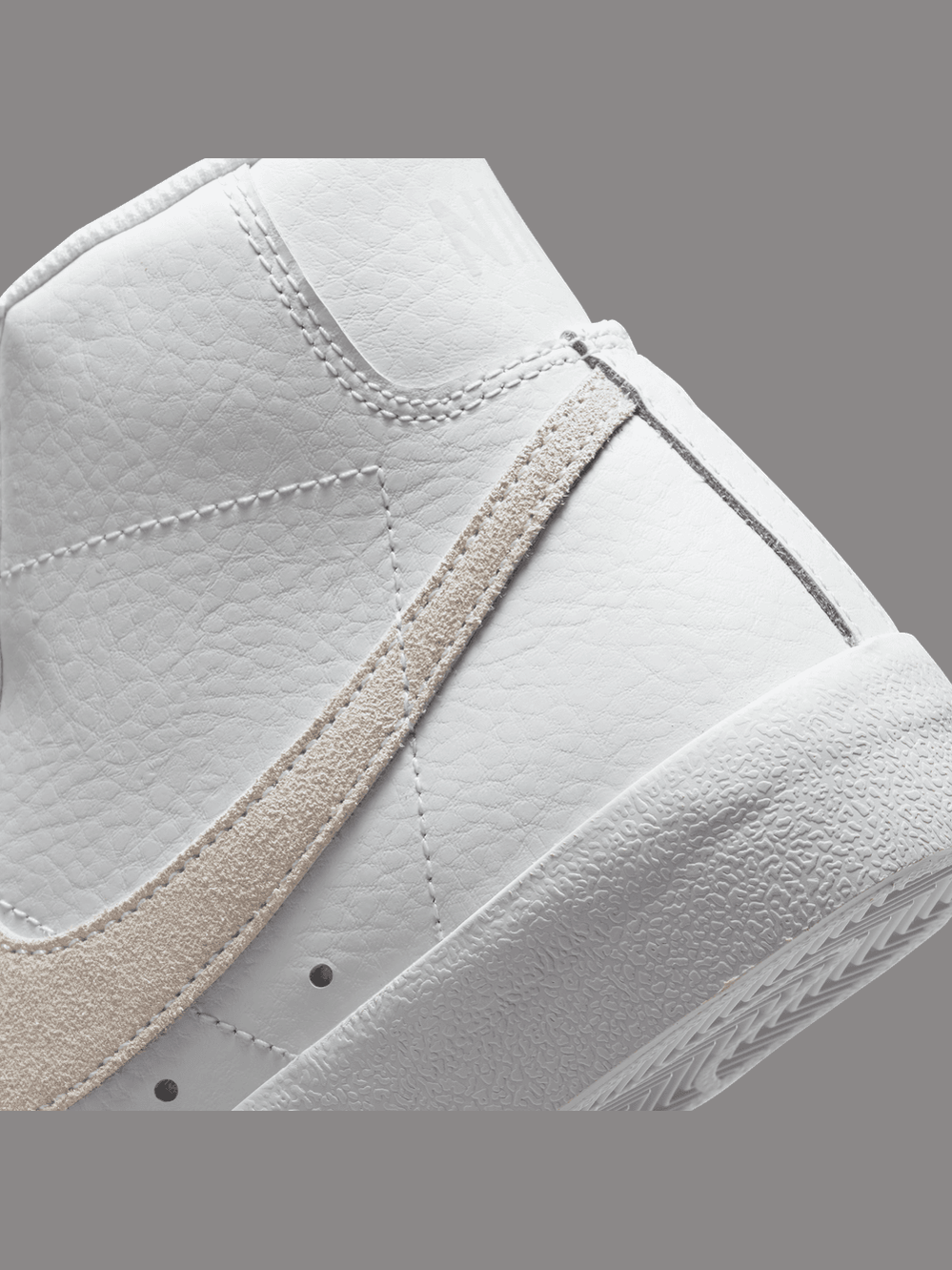 WMNS NIKE BLAZER MID '77 AC