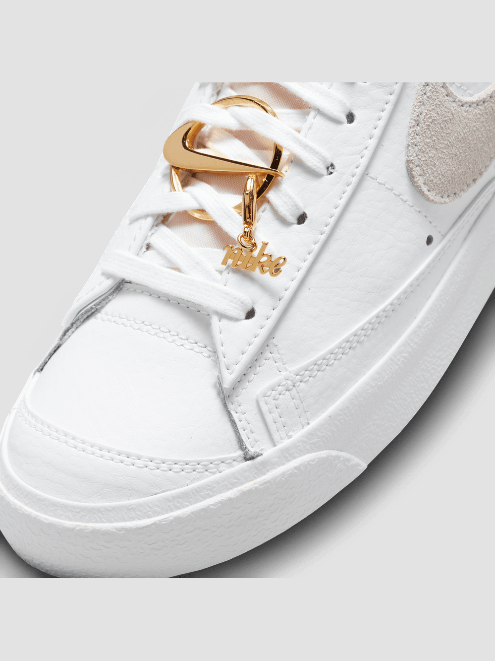 WMNS NIKE BLAZER MID '77 AC