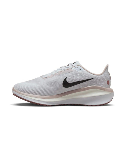 W NIKE VOMERO 17