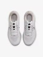 W NIKE VOMERO 17