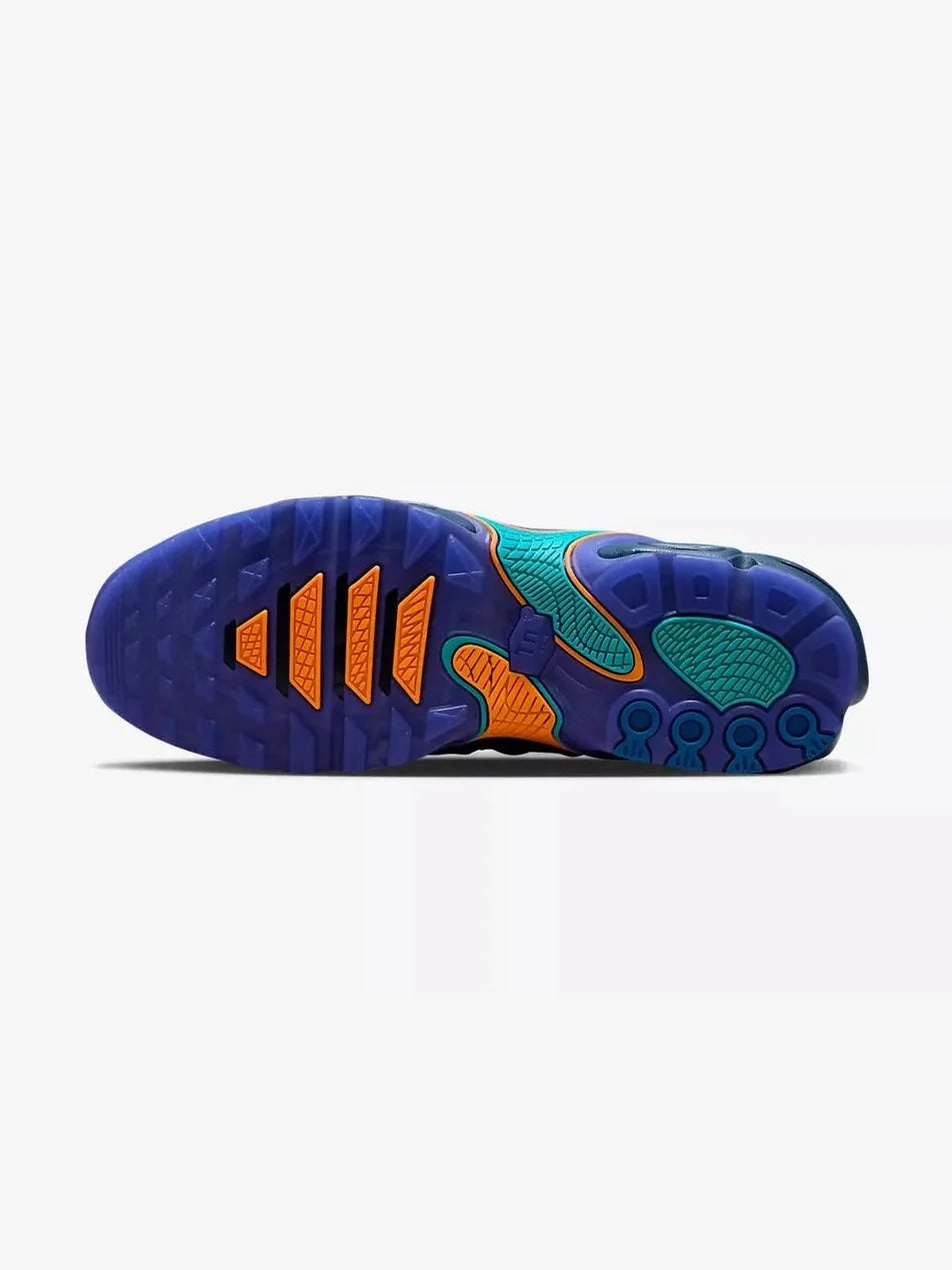 NIKE AIR MAX PLUS DRIFT