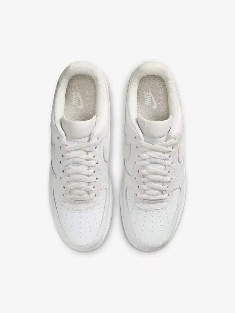 NIKE AIR FORCE 1 '07 LV8