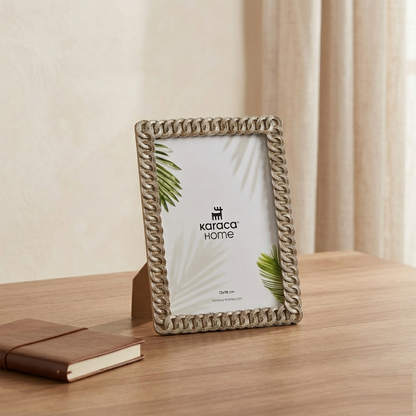 Karaca Home Tiana Chain Photo Frame - Silver Finish 13 x 18 cm, 300.22.02.0030
