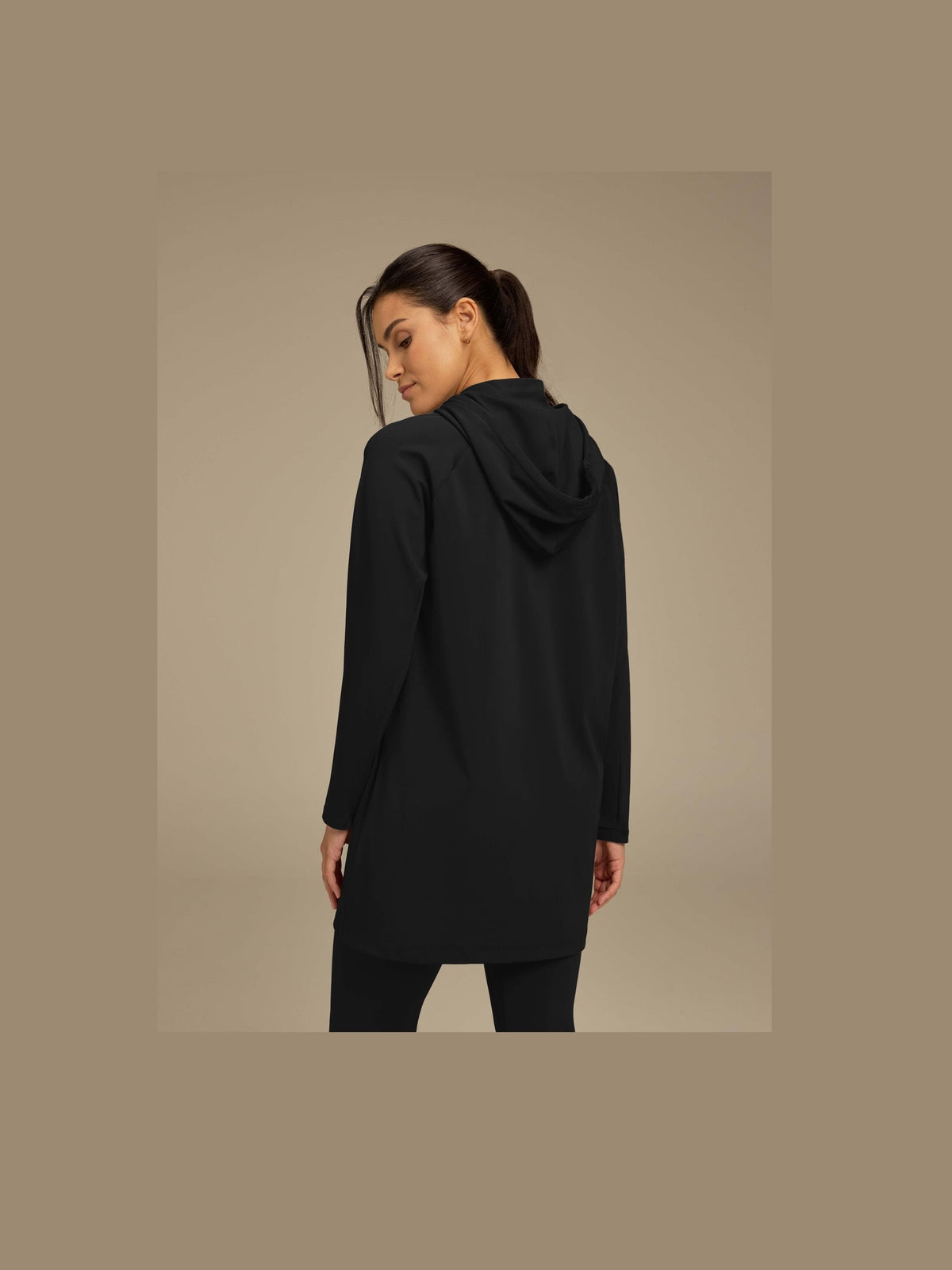 THE GIVING MOVEMENT SOFTSKIN MODEST TRAINING TOP
