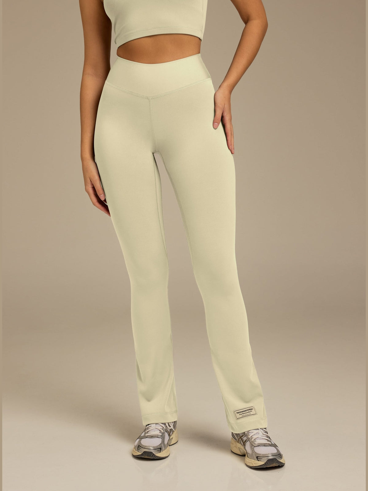 THE GIVING MOVEMENT SOFTSKIN FLARED 30.5 INCH LEGGING
