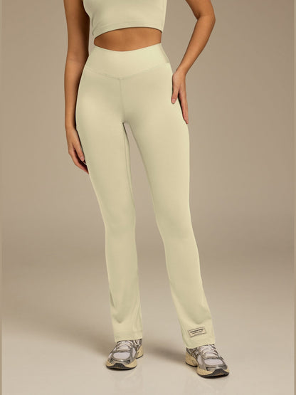 THE GIVING MOVEMENT SOFTSKIN FLARED 30.5 INCH LEGGING