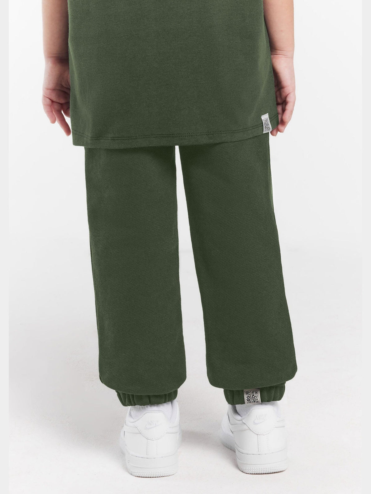 THE GIVING MOVEMENT KIDS JOGGER