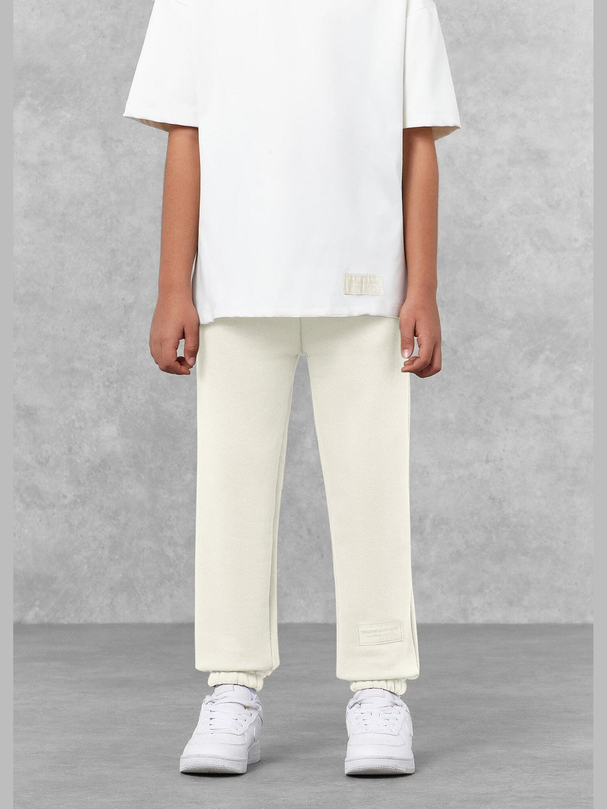 THE GIVING MOVEMENT KIDS JOGGER
