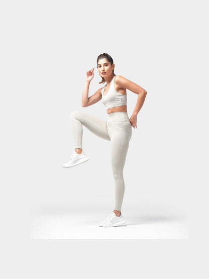 SQUATWOLF ESSENTIAL MEDIUM IMPACT BRA