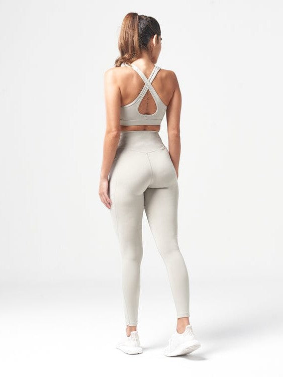 SQUATWOLF ESSENTIAL MEDIUM IMPACT BRA