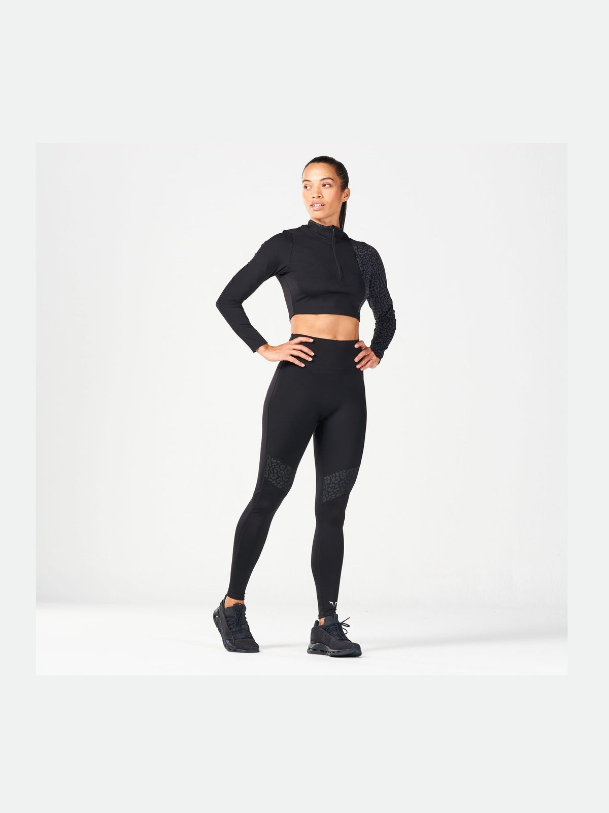 SQUATWOLF QTR ZIP SERPENT TOP