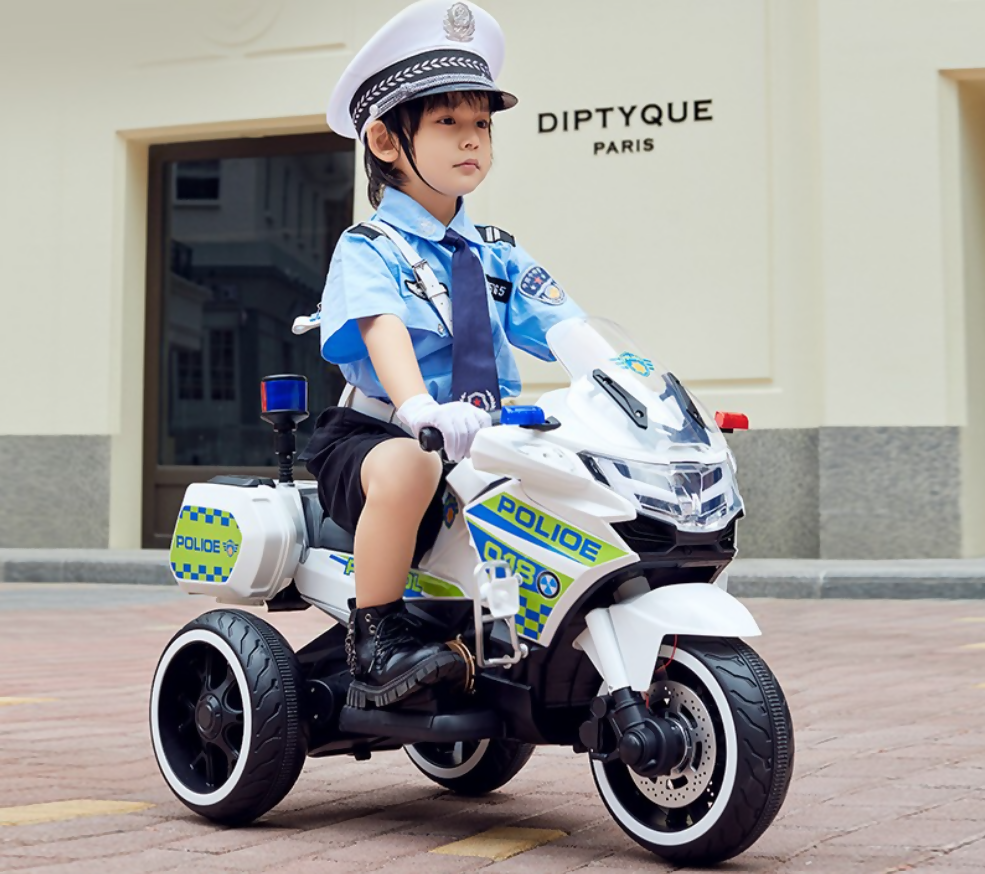 Three-Wheeled Kids Electric Motorcycle – Bluetooth, LED Lights & Remote Control (Ages 3–8)