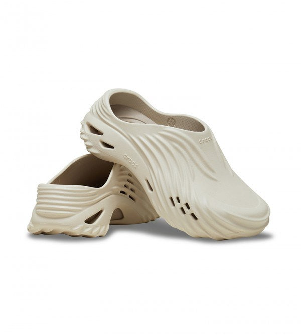 Crocs, Echo Wave Unisex - Sand, Available in Different Sizes