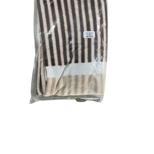 Windsor, Pillow Case Polar Fleece Printed (White & Grey)